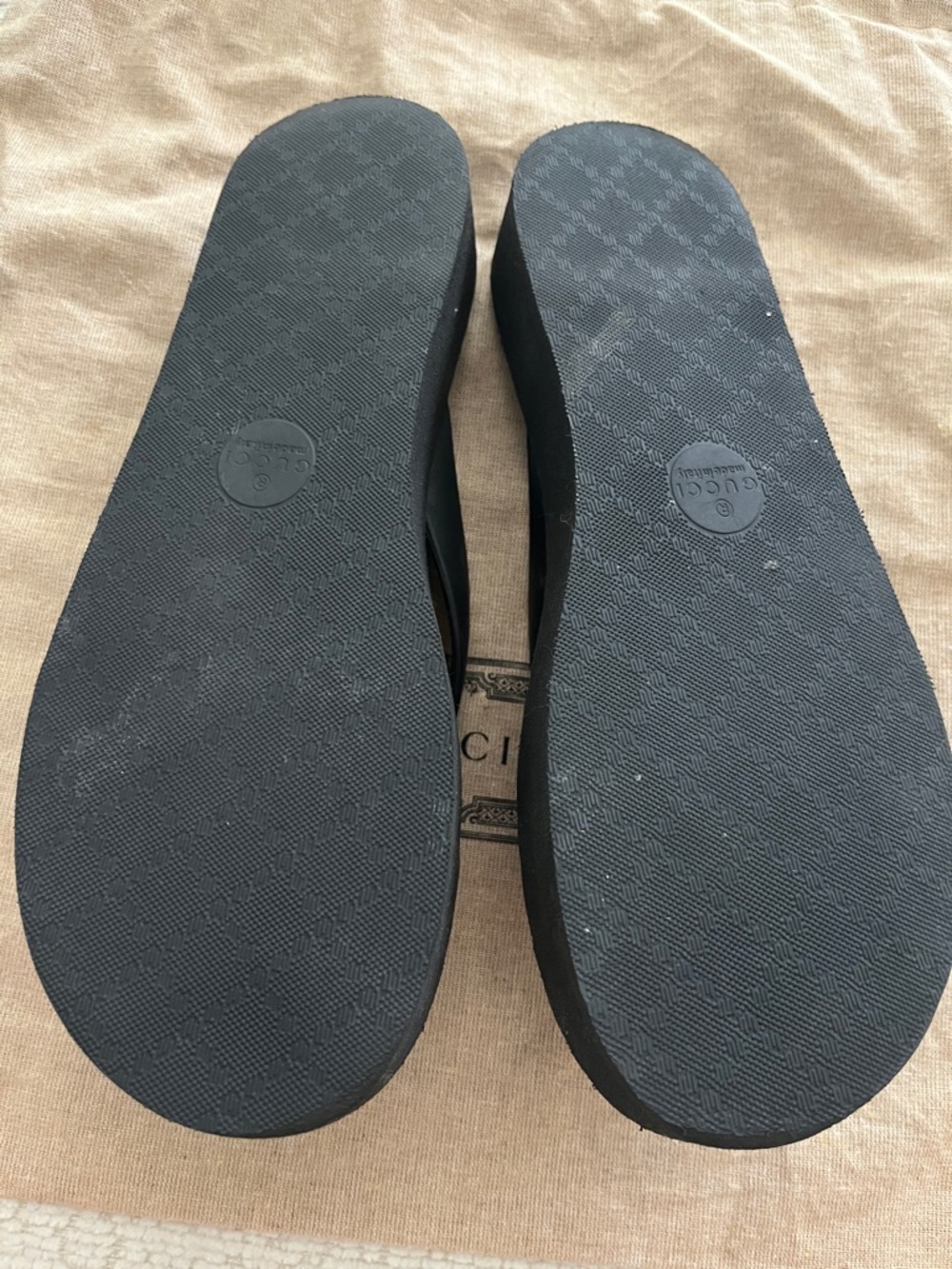 Gucci Black Pascar Chevron Logo Rubber Flip Flops size 8 - Picture 5 of 10
